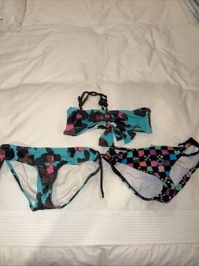 Girls' Turquoise Floral & Checker Mix Bikini Set and Roxy bottom